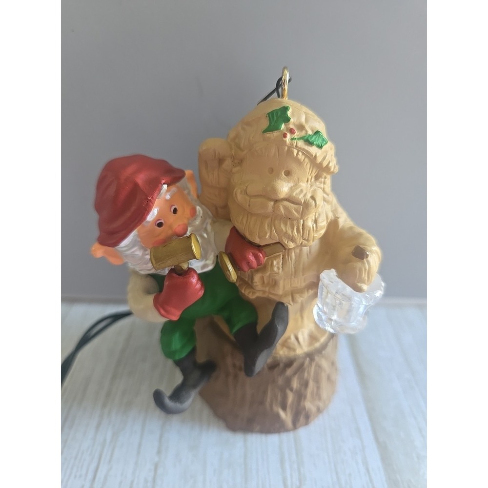 Vtg  Hallmark 1990 Keepsake Ornament Elfin Whittler Light & Motion Magic